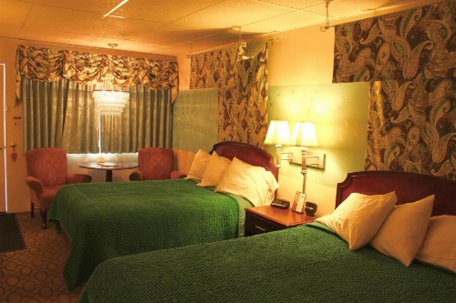 Plaza Motor Motel image 7