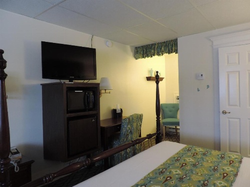 Plaza Motor Motel image 10