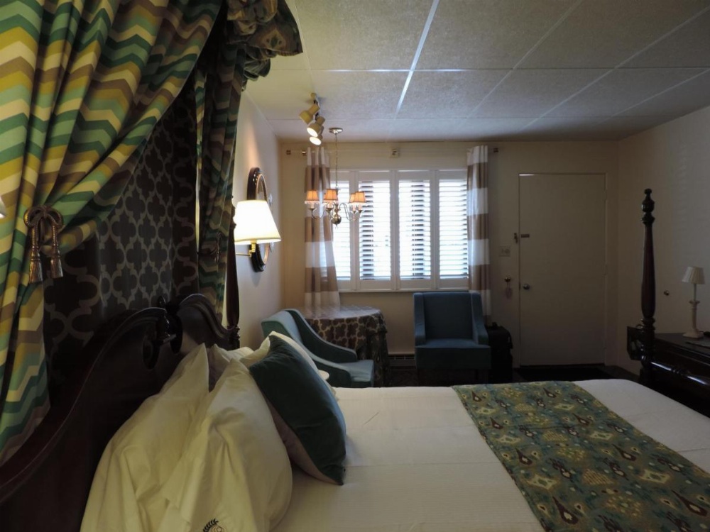 Room image 3